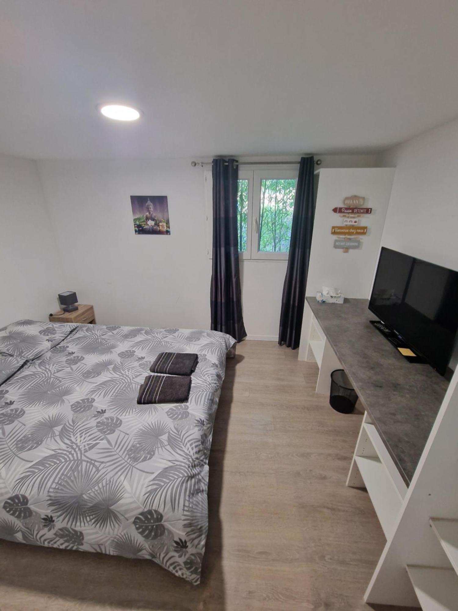 Chambre Chez L Habitant Petit Dejeuner Compris Fréjus Екстериор снимка